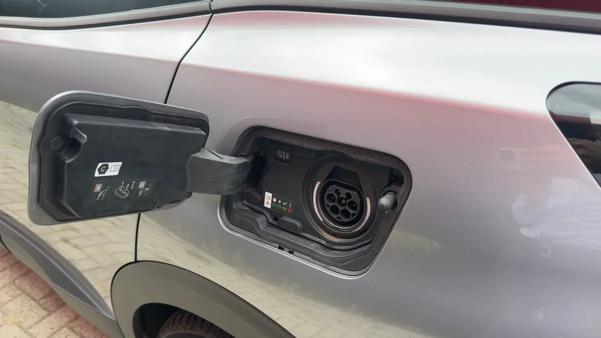 GT | Plug-In Hybride | GT-uitvoering | 360° Parkeercamera | FOCAL Audiosysteem | Stoelverwarming Voor | Stoelmassage Voor | Adaptieve Cruise Control | Climate Control | | Achteruitrijcamera