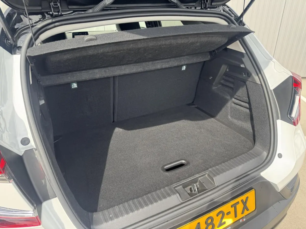 1.6 HEV AT First Edition|NL-Auto|Navi|LED