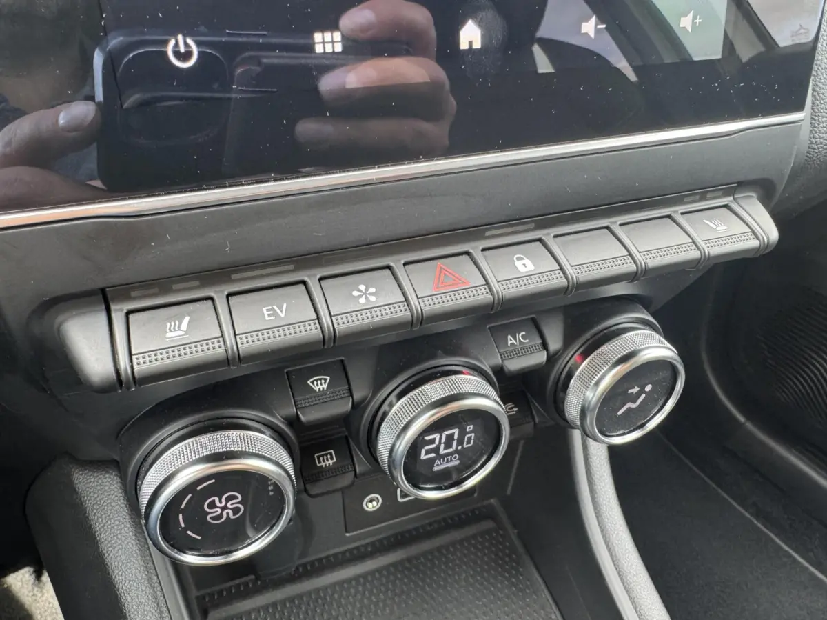 1.6 HEV AT First Edition|NL-Auto|Navi|LED