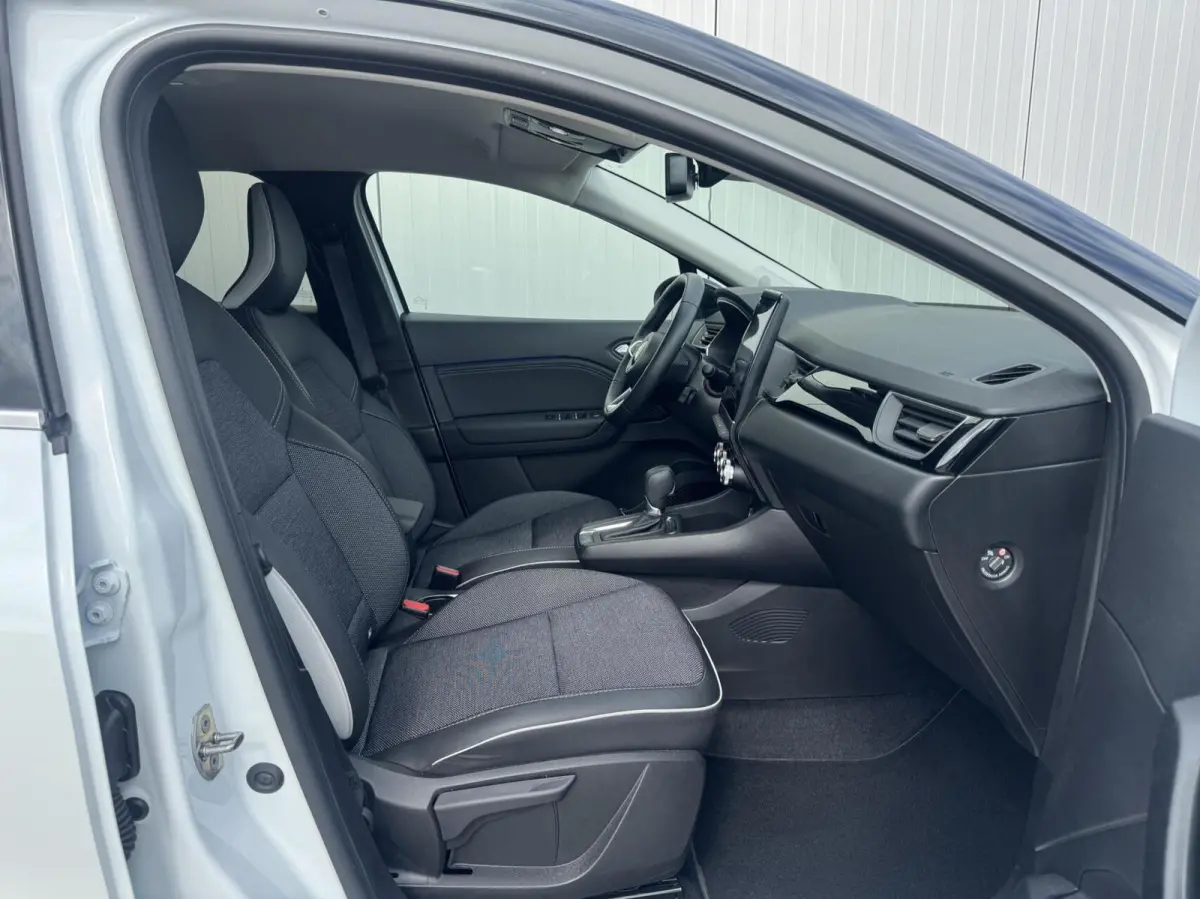 1.6 HEV AT First Edition|NL-Auto|Navi|LED