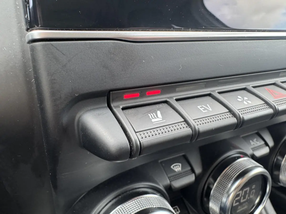 1.6 HEV AT First Edition|NL-Auto|Navi|LED