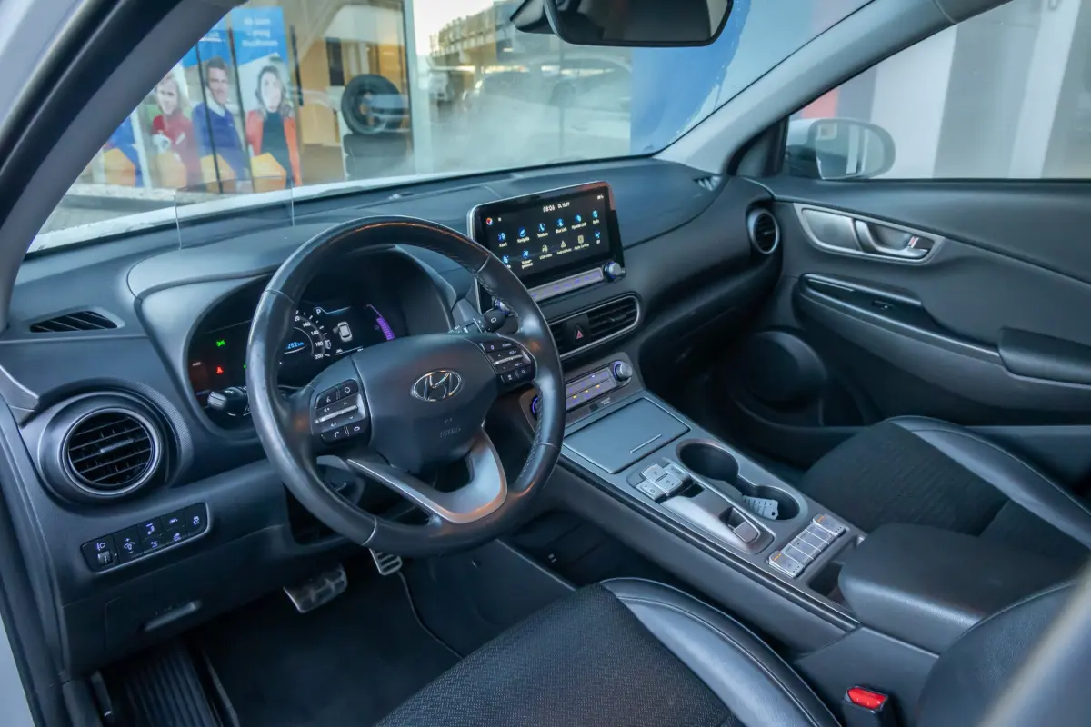 EV Comfort 64 kWh | Head-Up | Apple Carplay/Android Auto | Leder | Adaptive Cruise Control | Achteruitrijcamera standaard | Apple Carplay/Android Auto|telefoonintegratie premium | DAB ontvan