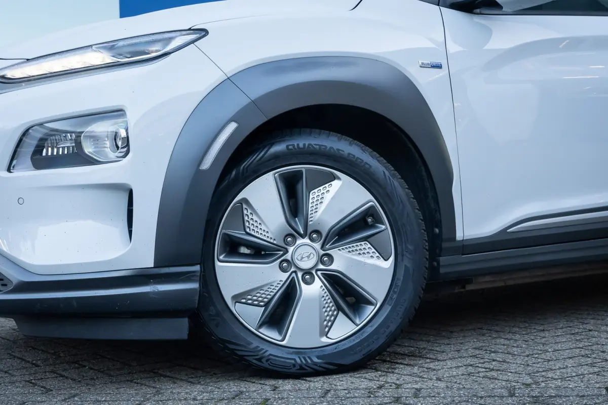 EV Comfort 64 kWh | Head-Up | Apple Carplay/Android Auto | Leder | Adaptive Cruise Control | Achteruitrijcamera standaard | Apple Carplay/Android Auto|telefoonintegratie premium | DAB ontvan