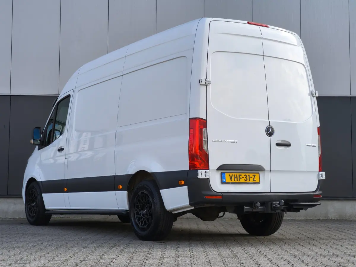 316 RWD AUTOMAAT 3500KG TREKHAAK L2H2 AIRCO CRUISE