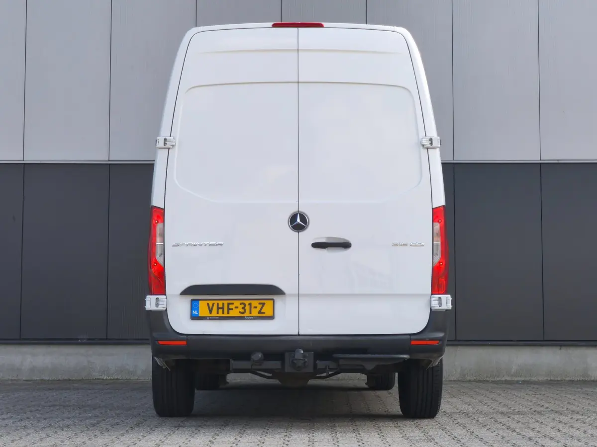 316 RWD AUTOMAAT 3500KG TREKHAAK L2H2 AIRCO CRUISE