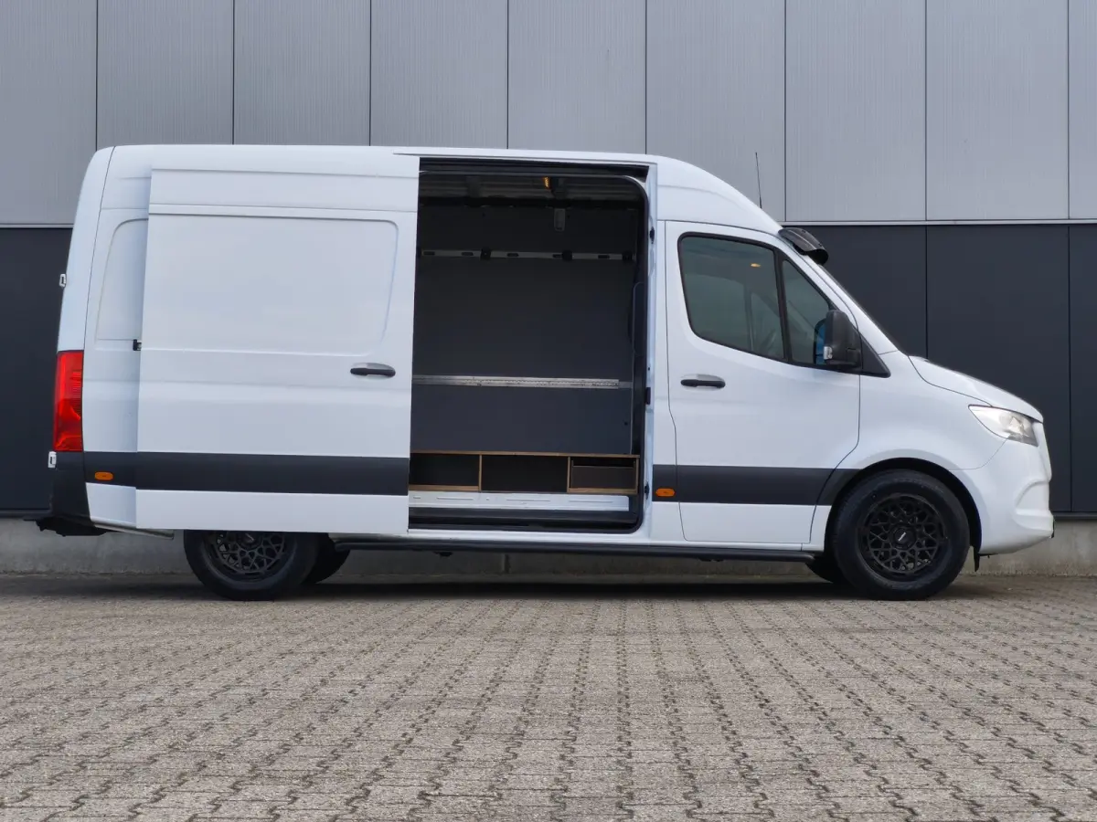 316 RWD AUTOMAAT 3500KG TREKHAAK L2H2 AIRCO CRUISE