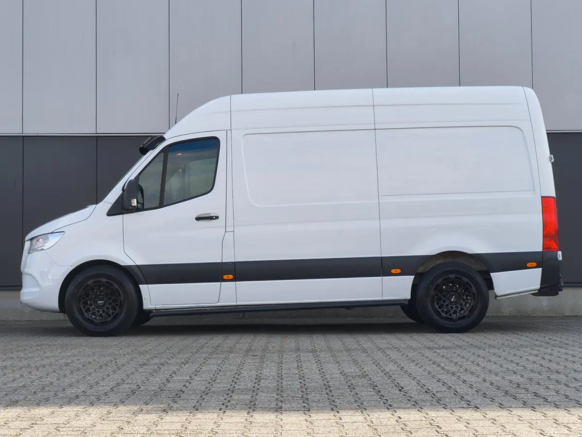 316 RWD AUTOMAAT 3500KG TREKHAAK L2H2 AIRCO CRUISE