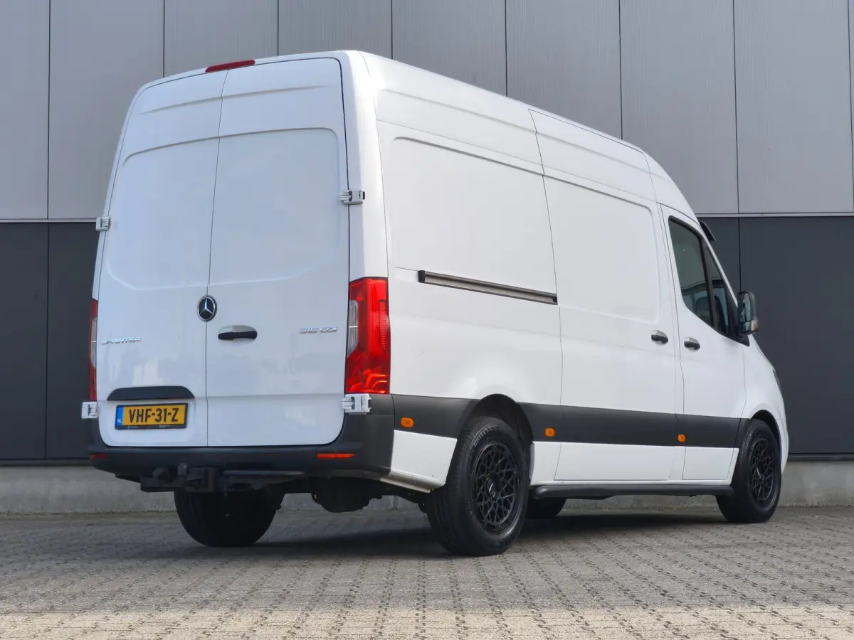 316 RWD AUTOMAAT 3500KG TREKHAAK L2H2 AIRCO CRUISE
