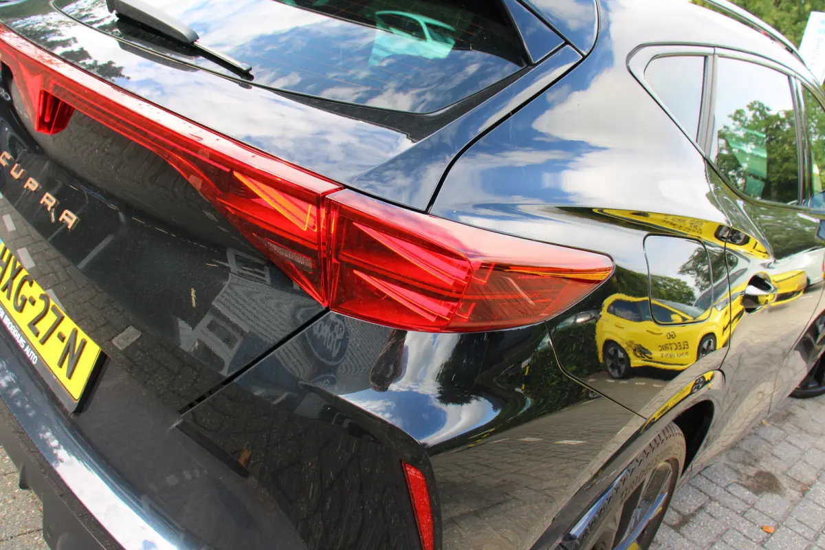 VZ Performance | NL-AUTO! | 1E EIGENAAR! | 360° CAMERA | STOEL + STUURVERWARMING | ELEKTR. STOEL INCL. MEMORY | ADAPTIVE CRUISE | LANE ASSIST | LED | DEALER OH!
