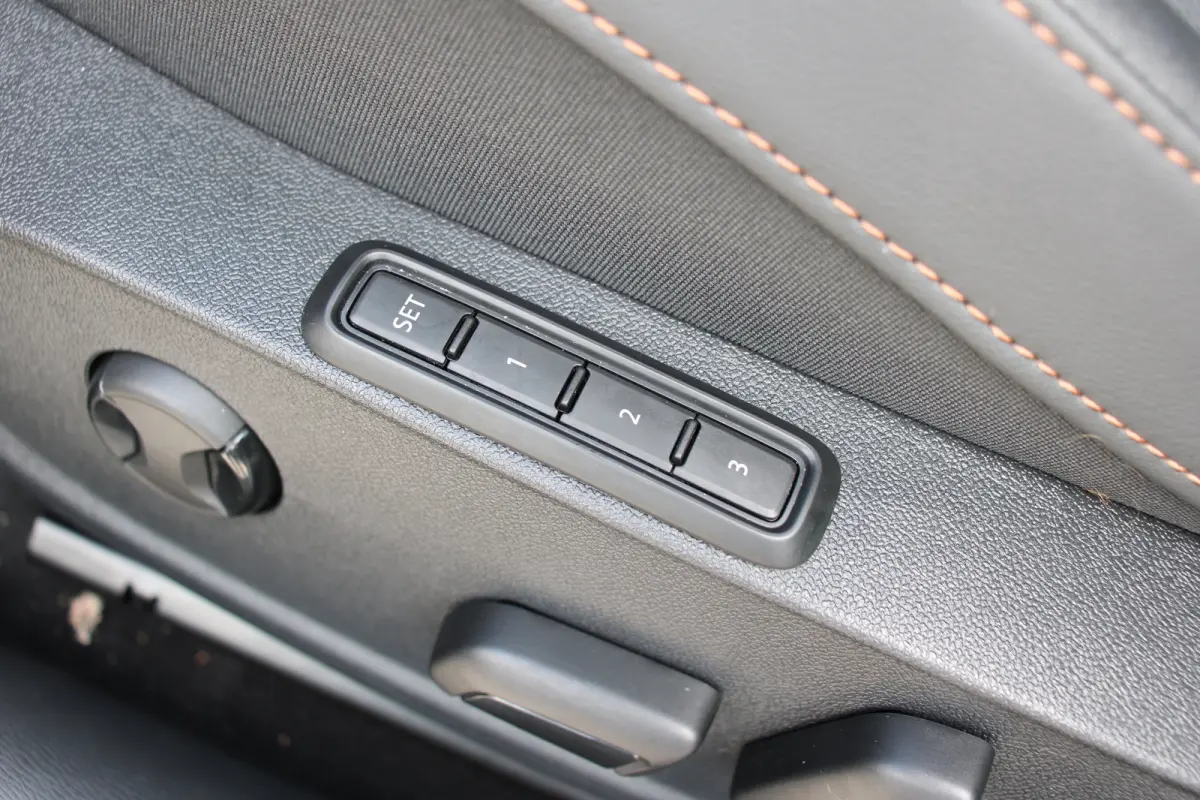 VZ Performance | NL-AUTO! | 1E EIGENAAR! | 360° CAMERA | STOEL + STUURVERWARMING | ELEKTR. STOEL INCL. MEMORY | ADAPTIVE CRUISE | LANE ASSIST | LED | DEALER OH!