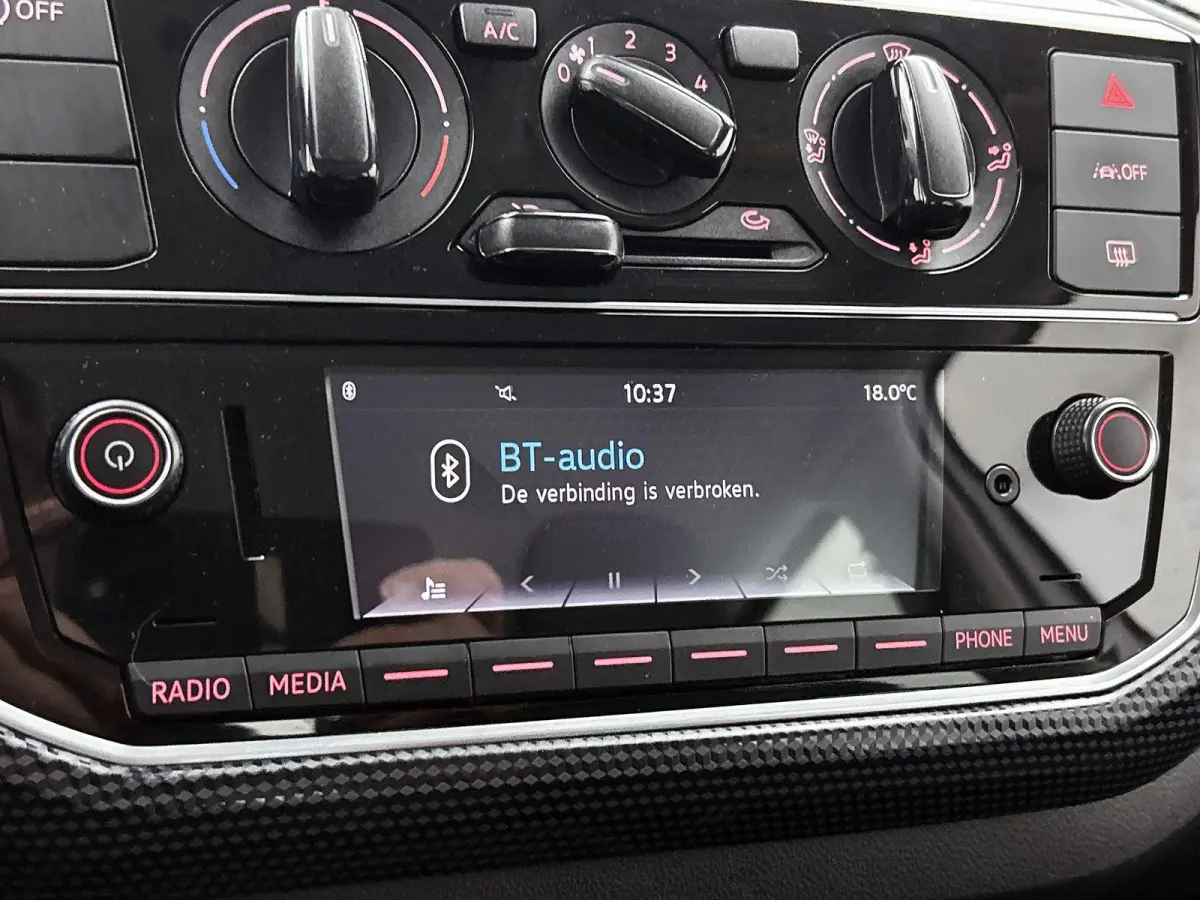 Up! Move 1.0 | 65 PK | Bluetooth | Maps + More | DAB+ | Airco |