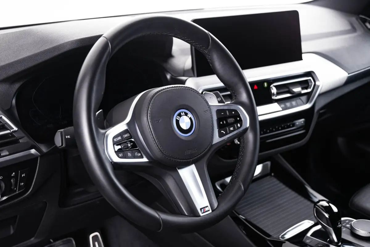 xDrive30e M Sport - Trekhaak - Ambiance verlichting - Parking Assistant - Hifi - Live Cockpit Professional - Sportstoelen -