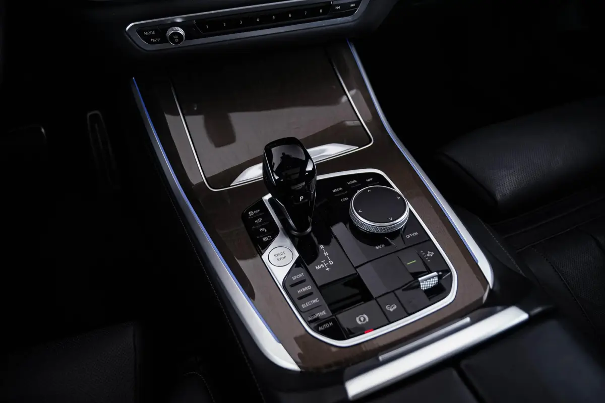 xDrive45e High Executive M Sport - Panoramadak - Driving Assistant Professional - Comfortstoelen - Head up - Warmte Comfort Pack - Stoelventilatie - Soft Close - Parking Assistant Plus - Hif