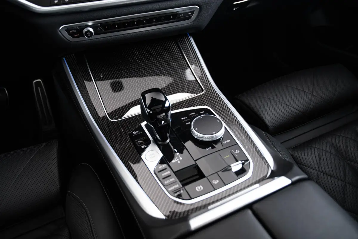 xDrive45e High Executive M Sport - Panoramdak - BMW Laserlight - Driving Assistant Professional - Head up - harman kardon - Stoelventilatie/Massage - Warmte Comfort Pack - Comfortstoelen  -