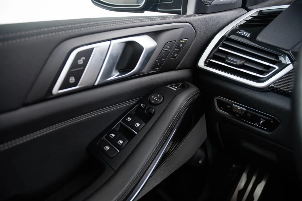 xDrive45e High Executive M Sport - Panoramdak - BMW Laserlight - Driving Assistant Professional - Head up - harman kardon - Stoelventilatie/Massage - Warmte Comfort Pack - Comfortstoelen  -
