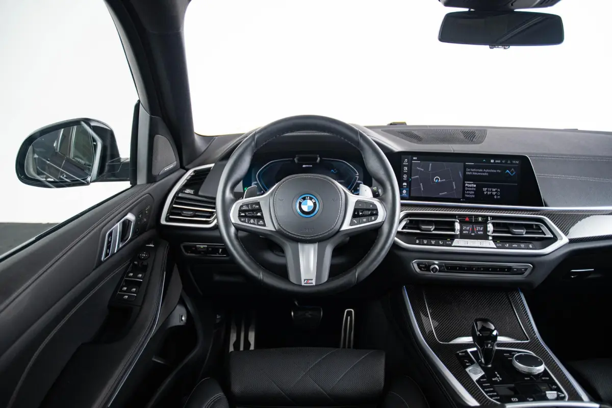 xDrive45e High Executive M Sport - Panoramdak - BMW Laserlight - Driving Assistant Professional - Head up - harman kardon - Stoelventilatie/Massage - Warmte Comfort Pack - Comfortstoelen  -