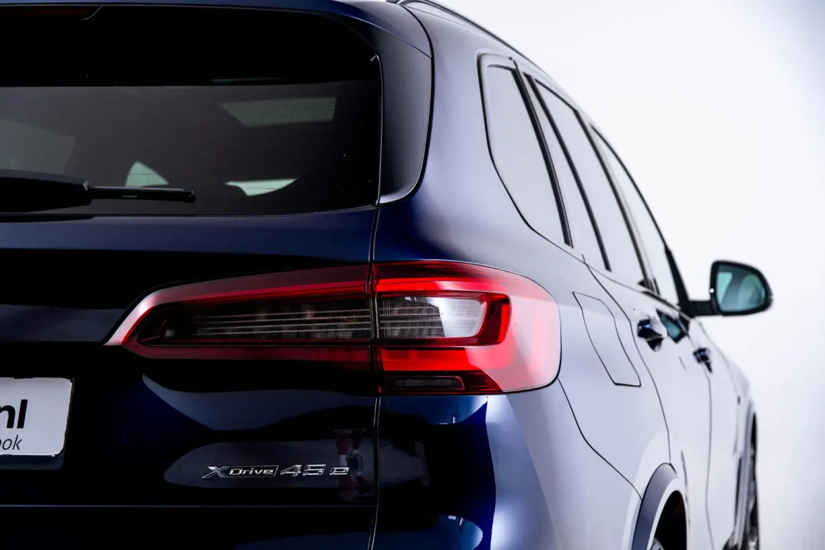 xDrive45e High Executive M Sport - Panoramdak - BMW Laserlight - Driving Assistant Professional - Head up - harman kardon - Stoelventilatie/Massage - Warmte Comfort Pack - Comfortstoelen  -