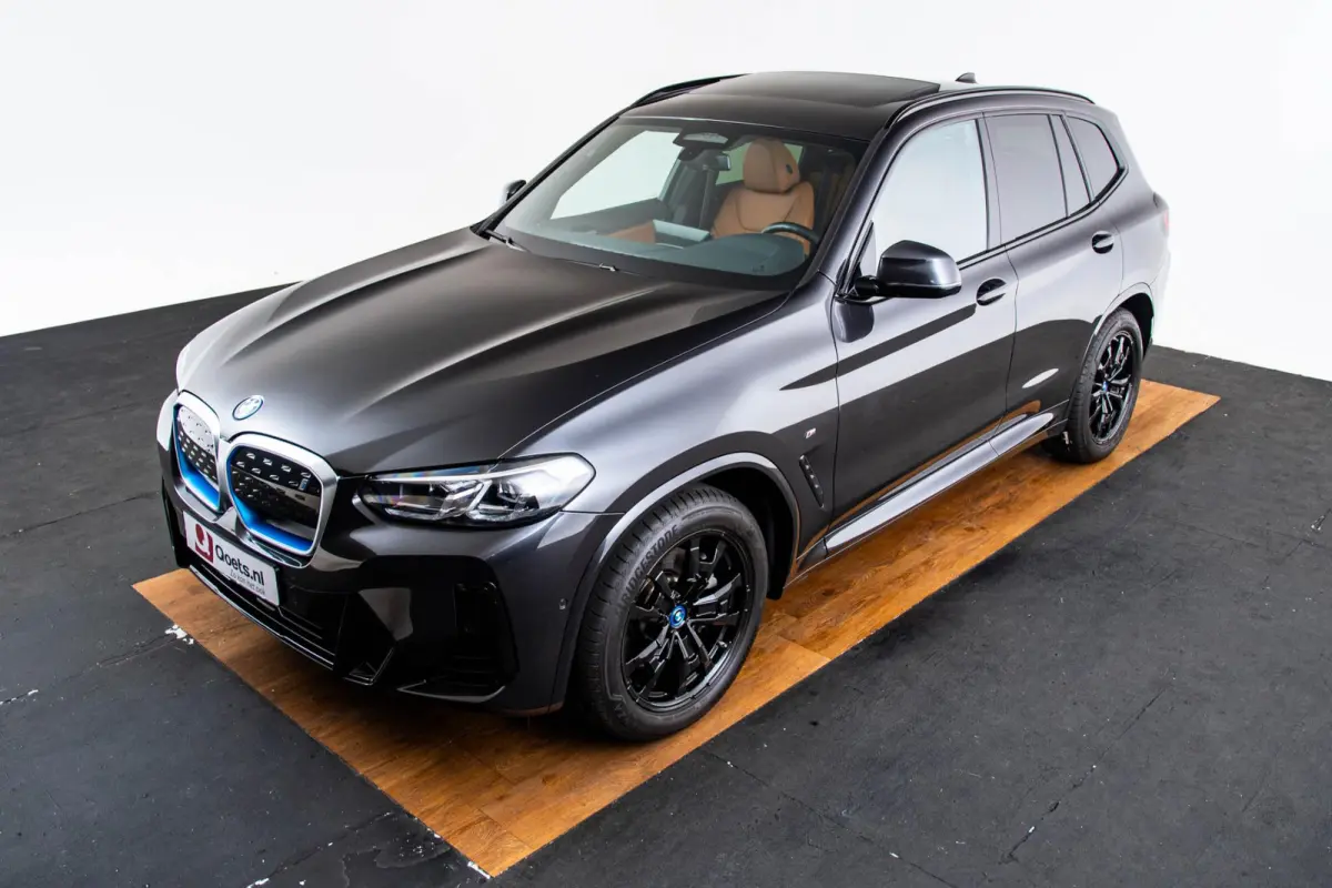 Executive 80 kWh Sportstoelen - stoelverwarming - Getinte ruiten - Comfort acces - Ambiance verlichting - Driving Assistant Professional - Parking Pack - Active Guard/Protection -
