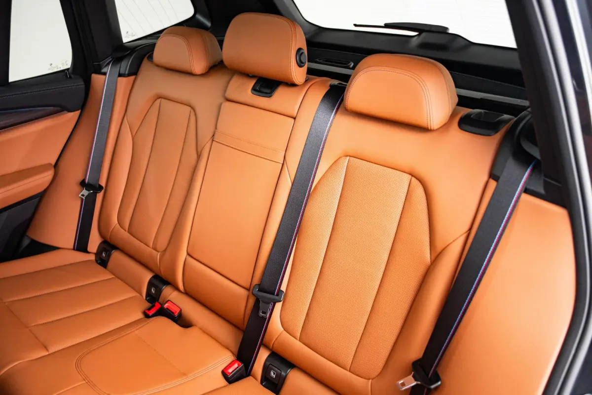 Executive 80 kWh Sportstoelen - stoelverwarming - Getinte ruiten - Comfort acces - Ambiance verlichting - Driving Assistant Professional - Parking Pack - Active Guard/Protection -