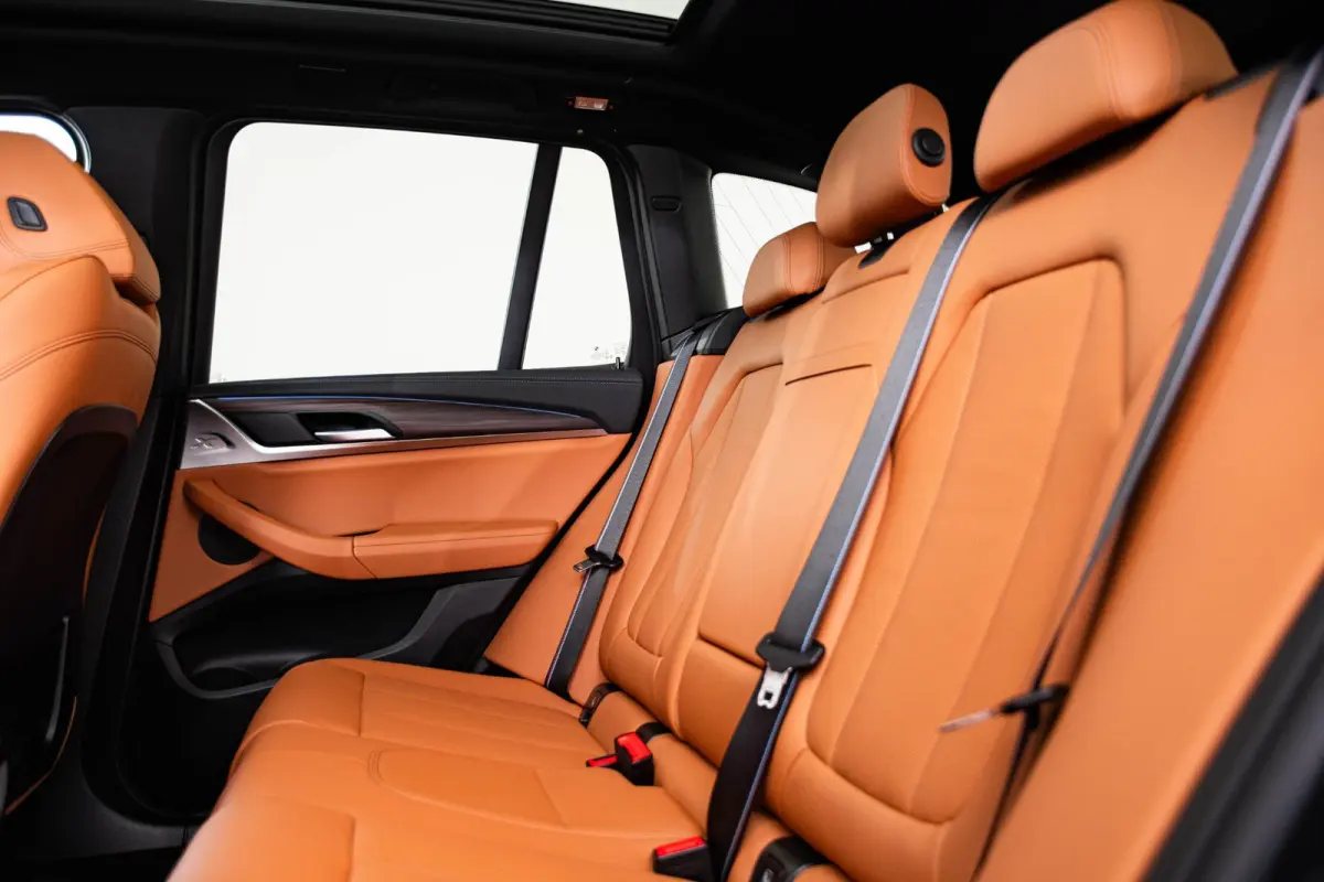 Executive 80 kWh Sportstoelen - stoelverwarming - Getinte ruiten - Comfort acces - Ambiance verlichting - Driving Assistant Professional - Parking Pack - Active Guard/Protection -