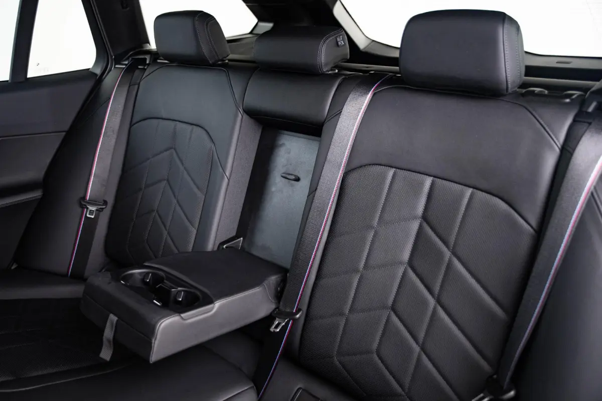530e M Sport pro - Panoramadak - Driving Assistant Professional - head up - Stoelventilatie - stoelverwarming voor/achter - BMW Iconic Glow - Getinte Ruiten - Comfort Access - Active Guard -
