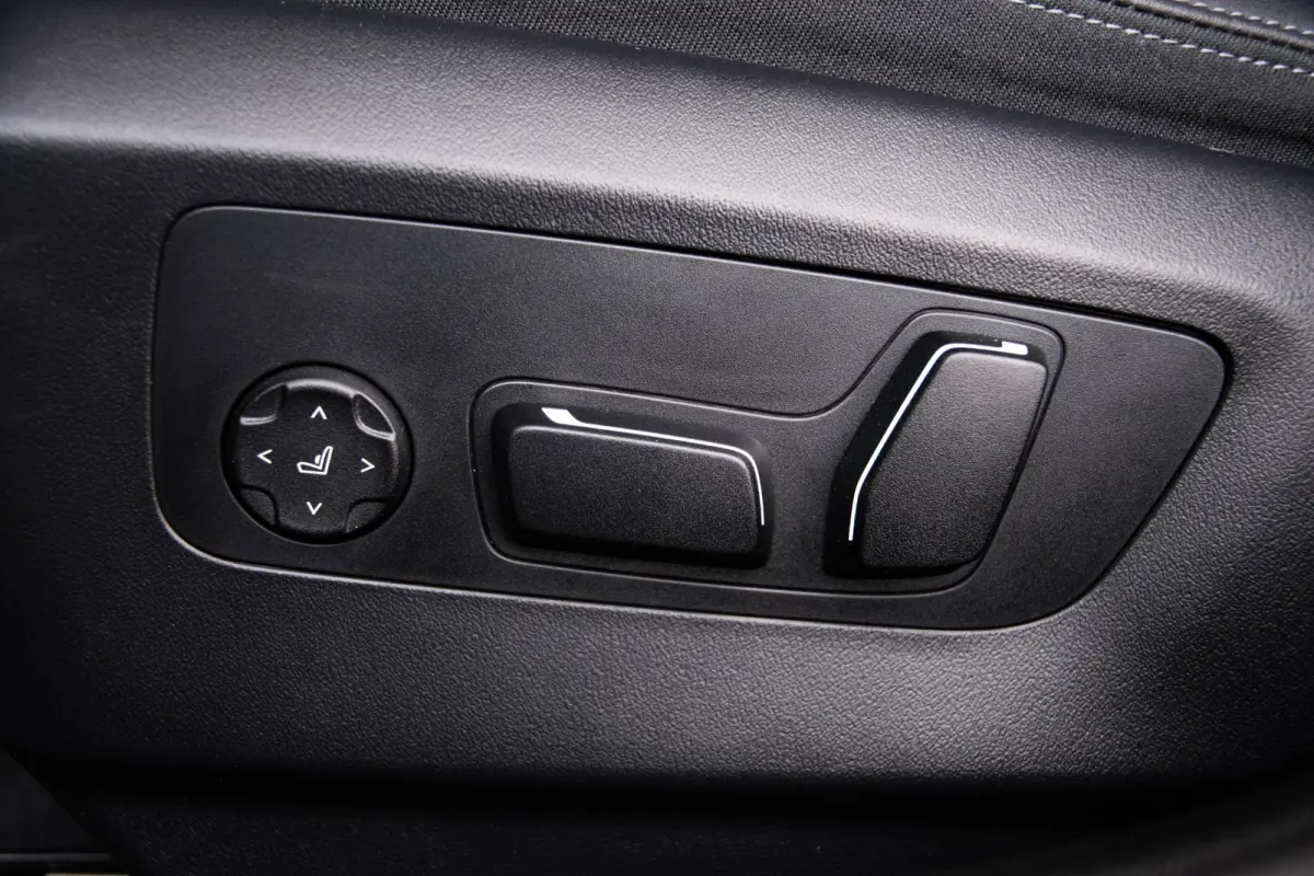 530e M Sport pro - Panoramadak - Driving Assistant Professional - head up - Stoelventilatie - stoelverwarming voor/achter - BMW Iconic Glow - Getinte Ruiten - Comfort Access - Active Guard -