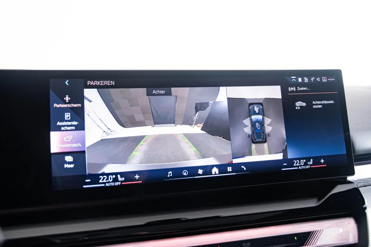 530e M Sport pro - Panoramadak - Driving Assistant Professional - head up - Stoelventilatie - stoelverwarming voor/achter - BMW Iconic Glow - Getinte Ruiten - Comfort Access - Active Guard -