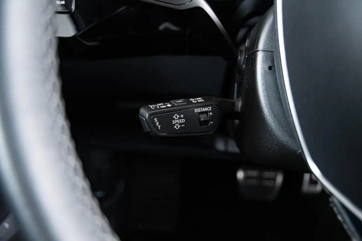 55 quattro S Edition 115 kWh Panoramadak - Adaptieve Cruise Control - Audi virtual mirrors - Stoelverwarming vóór - Elektrisch verstelbaar stuurwiel - Uitgebreide interieurvoorverwarming -