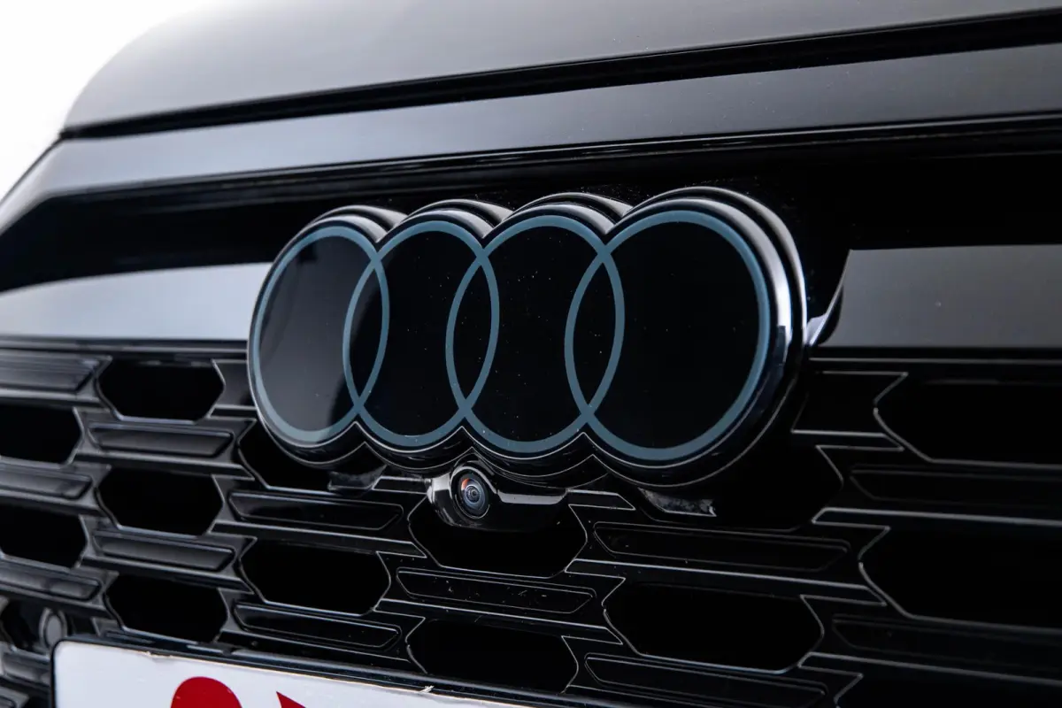 55 quattro S Edition 115 kWh Panoramadak - Adaptieve Cruise Control - Audi virtual mirrors - Stoelverwarming vóór - Elektrisch verstelbaar stuurwiel - Uitgebreide interieurvoorverwarming -