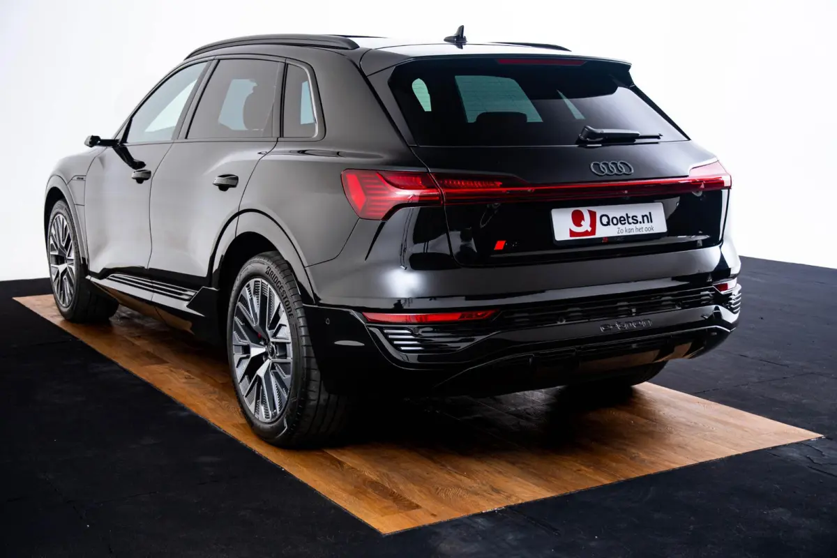 55 quattro S Edition 115 kWh Panoramadak - Adaptieve Cruise Control - Audi virtual mirrors - Stoelverwarming vóór - Elektrisch verstelbaar stuurwiel - Uitgebreide interieurvoorverwarming -