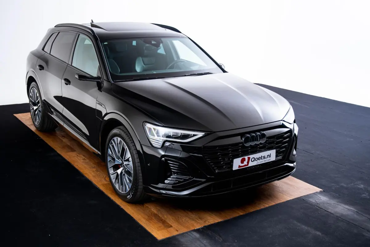 55 quattro S Edition 115 kWh Panoramadak - Adaptieve Cruise Control - Audi virtual mirrors - Stoelverwarming vóór - Elektrisch verstelbaar stuurwiel - Uitgebreide interieurvoorverwarming -