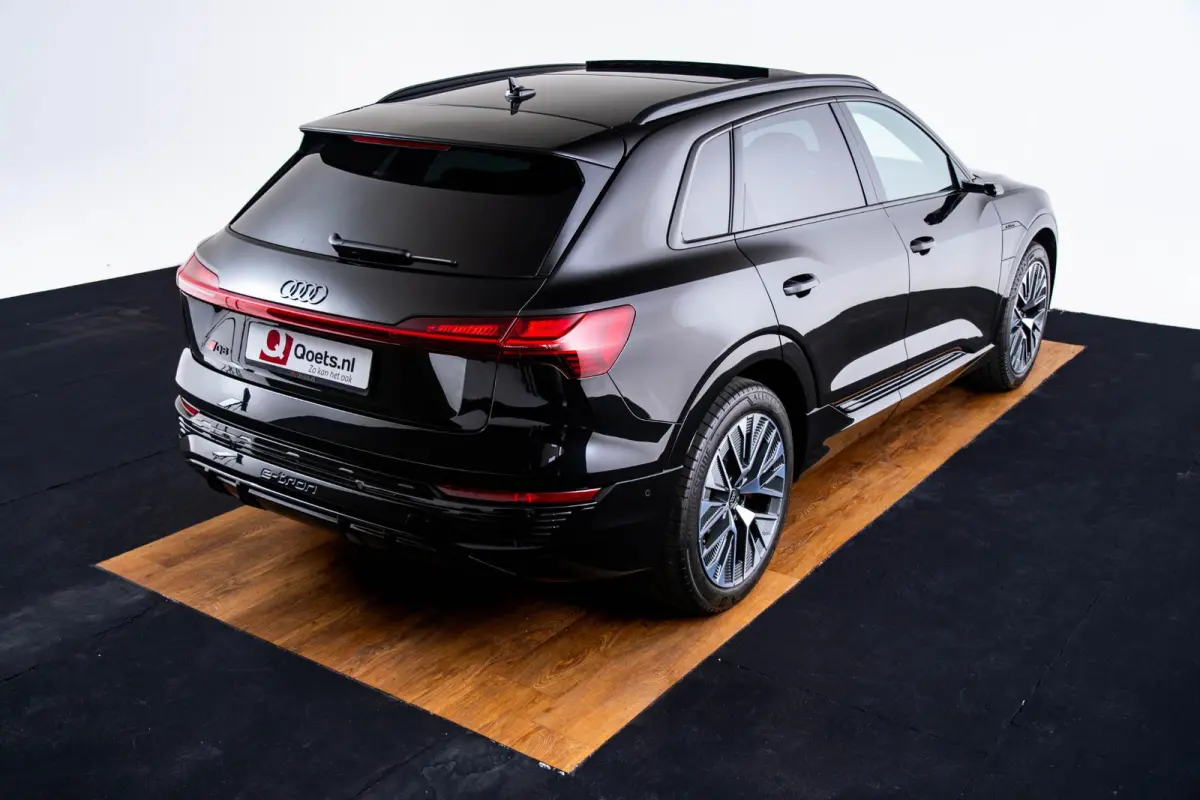 55 quattro S Edition 115 kWh Panoramadak - Adaptieve Cruise Control - Audi virtual mirrors - Stoelverwarming vóór - Elektrisch verstelbaar stuurwiel - Uitgebreide interieurvoorverwarming -