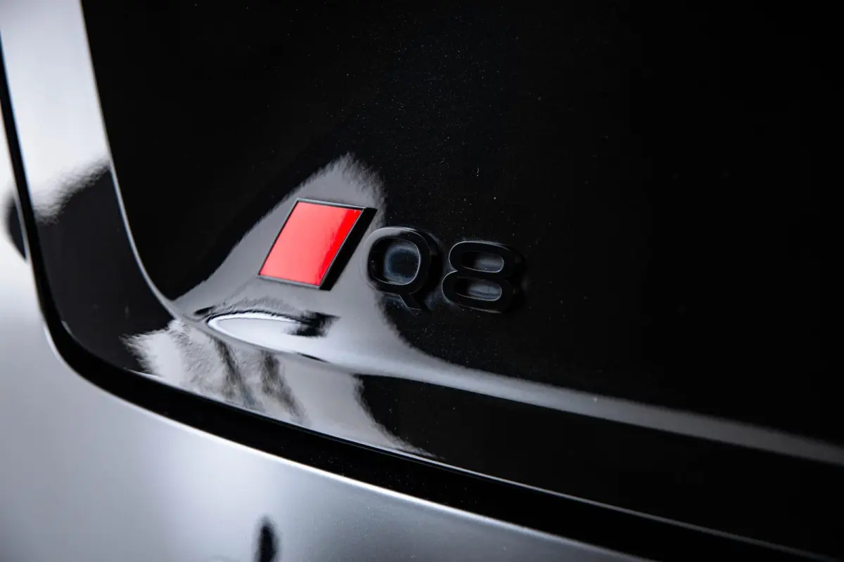 55 quattro S Edition 115 kWh Panoramadak - Adaptieve Cruise Control - Audi virtual mirrors - Stoelverwarming vóór - Elektrisch verstelbaar stuurwiel - Uitgebreide interieurvoorverwarming -