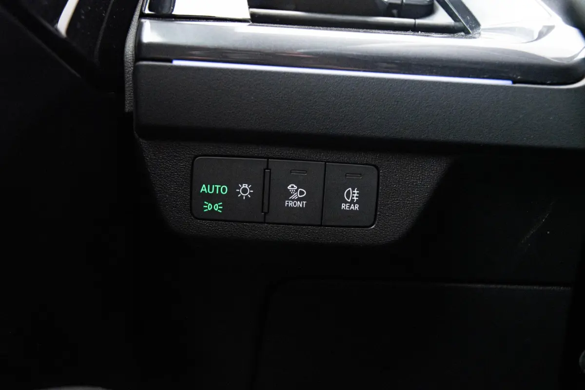 50 quattro Advanced edition 77 kWh Interieurpakket S line - Trekhaak - Comfortpakket plus - MMI navigatie pro - Assistentiepakket plus - Dynamic pakket plus - Veiligheidspakket plus - Sonos 