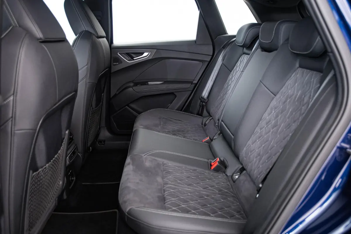 50 quattro Advanced edition 77 kWh Interieurpakket S line - Trekhaak - Comfortpakket plus - MMI navigatie pro - Assistentiepakket plus - Dynamic pakket plus - Veiligheidspakket plus - Sonos 