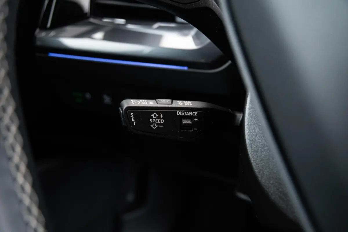 50 quattro Advanced edition 77 kWh Interieurpakket S line - Trekhaak - Comfortpakket plus - MMI navigatie pro - Assistentiepakket plus - Dynamic pakket plus - Veiligheidspakket plus - Sonos 