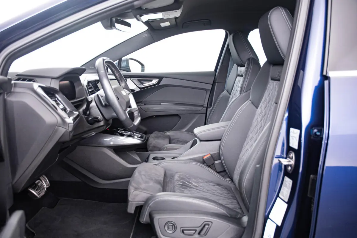 50 quattro Advanced edition 77 kWh Interieurpakket S line - Trekhaak - Comfortpakket plus - MMI navigatie pro - Assistentiepakket plus - Dynamic pakket plus - Veiligheidspakket plus - Sonos 