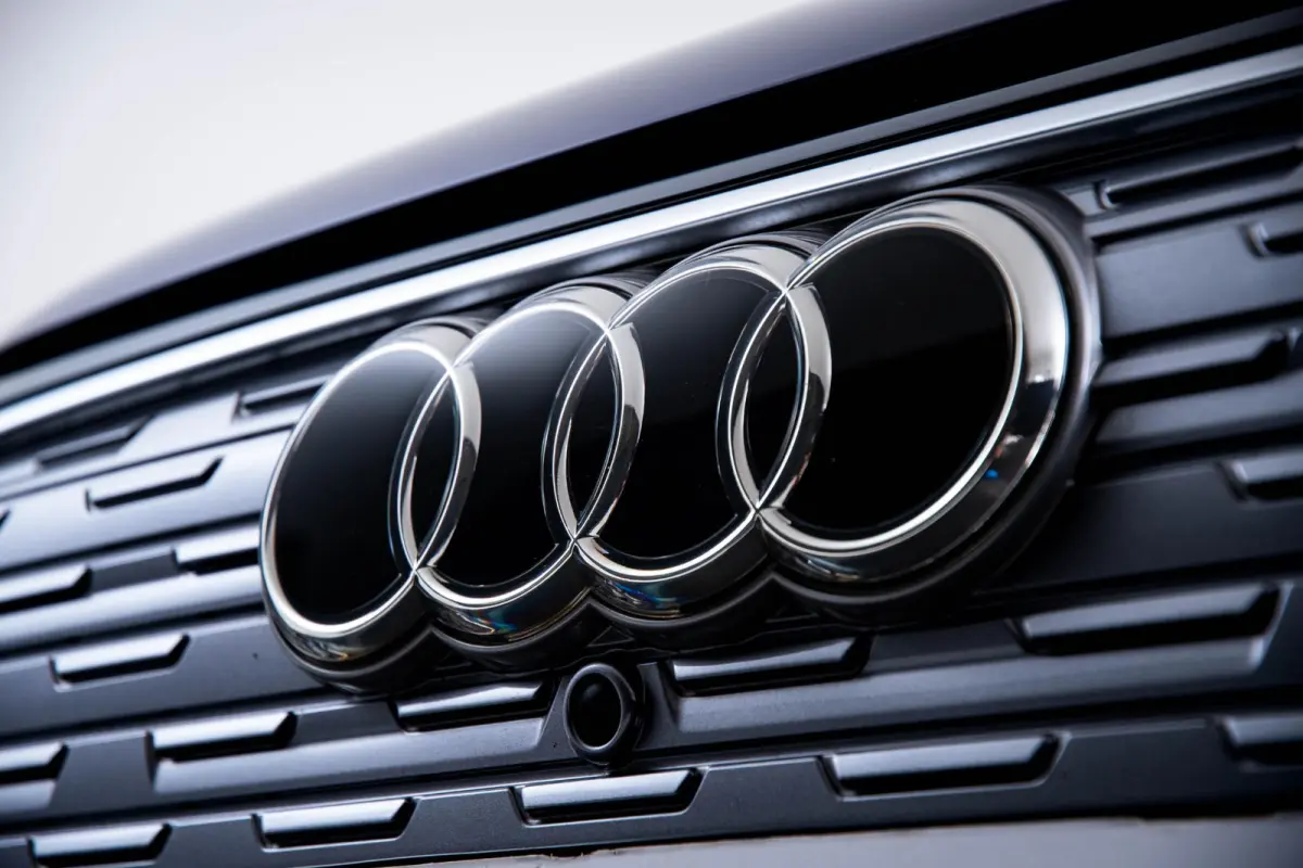 50 quattro Advanced edition 77 kWh Interieurpakket S line - Trekhaak - Comfortpakket plus - MMI navigatie pro - Assistentiepakket plus - Dynamic pakket plus - Veiligheidspakket plus - Sonos 