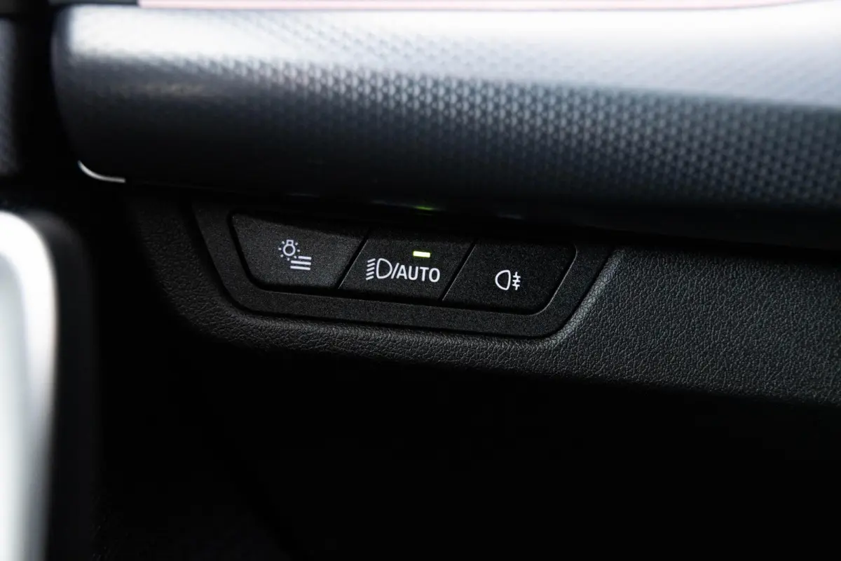 eDrive20 67 kWh M Sport - Panoramadak - Driving Assistant Plus - Head up - Getinte ruiten - Comfort Access - Elektrisch verwarmde voorstoelen - sportstoelen - Grootlichtassistent -