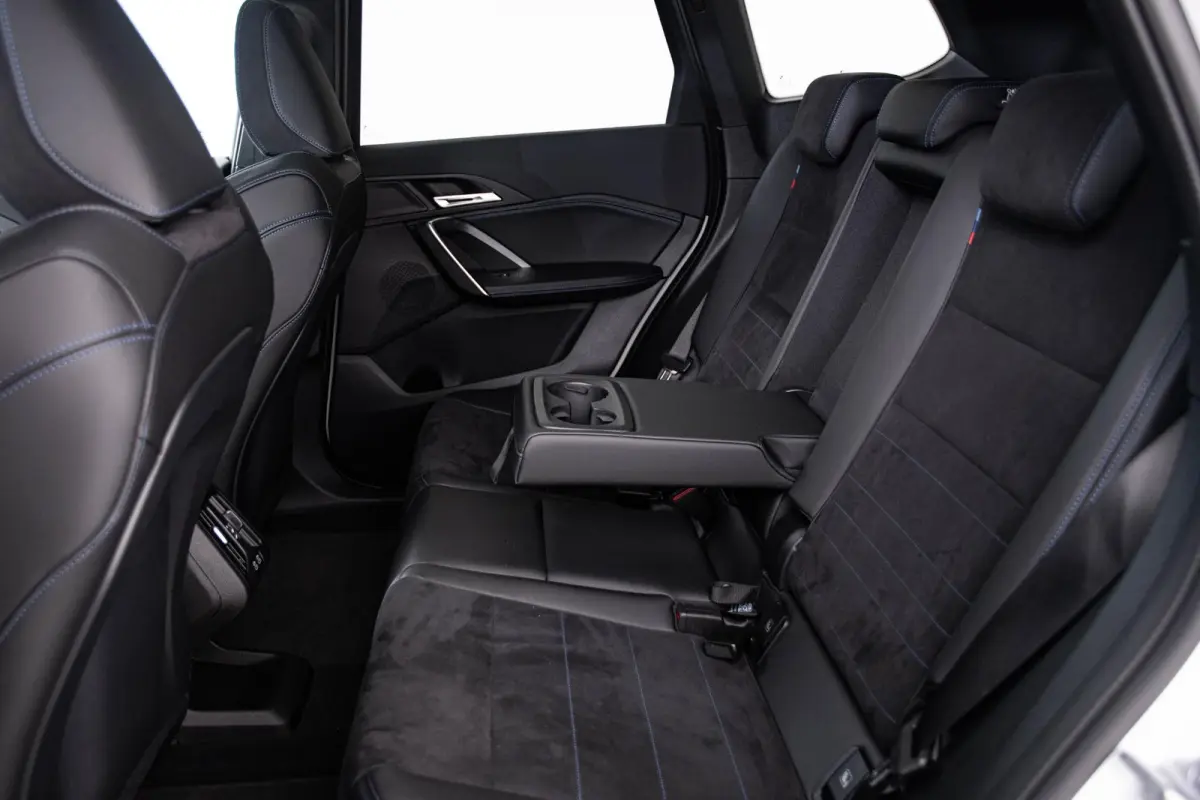 eDrive20 67 kWh M Sport - Panoramadak - Driving Assistant Plus - Head up - Getinte ruiten - Comfort Access - Elektrisch verwarmde voorstoelen - sportstoelen - Grootlichtassistent -