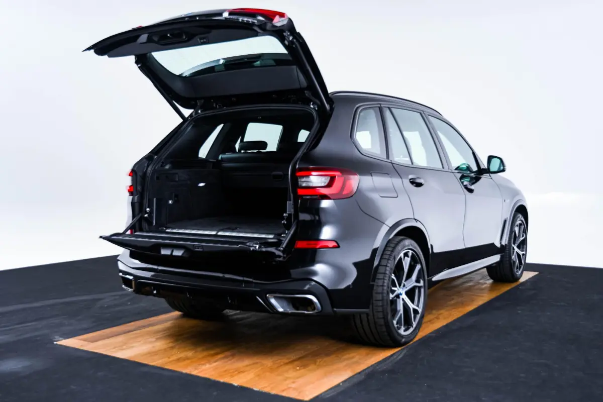 xDrive45e High Executive M-sport - Panoramadak - 21 inch - Comfortstoelen - Comfort Access - Parking Assistant - HiFi System