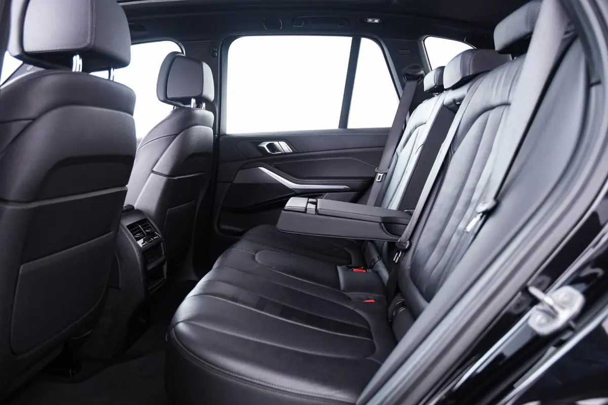 xDrive45e High Executive M-sport - Panoramadak - 21 inch - Comfortstoelen - Comfort Access - Parking Assistant - HiFi System