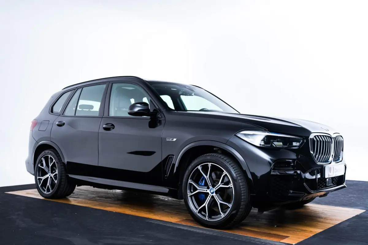 xDrive45e High Executive M-sport - Panoramadak - 21 inch - Comfortstoelen - Comfort Access - Parking Assistant - HiFi System