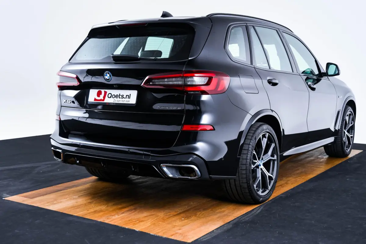 xDrive45e High Executive M-sport - Panoramadak - 21 inch - Comfortstoelen - Comfort Access - Parking Assistant - HiFi System
