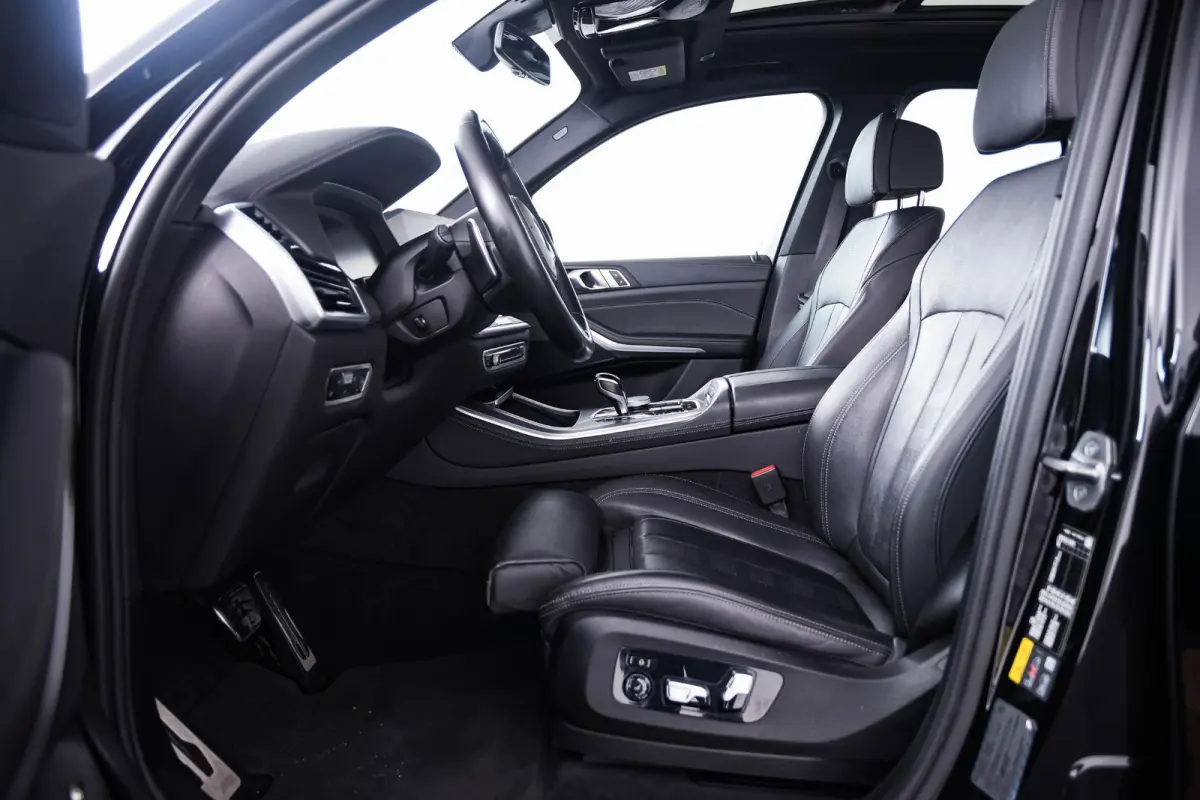 xDrive45e High Executive M-sport - Panoramadak - 21 inch - Comfortstoelen - Comfort Access - Parking Assistant - HiFi System