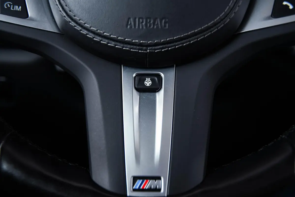 xDrive45e High Executive M-sport - Panoramadak - 21 inch - Comfortstoelen - Comfort Access - Parking Assistant - HiFi System