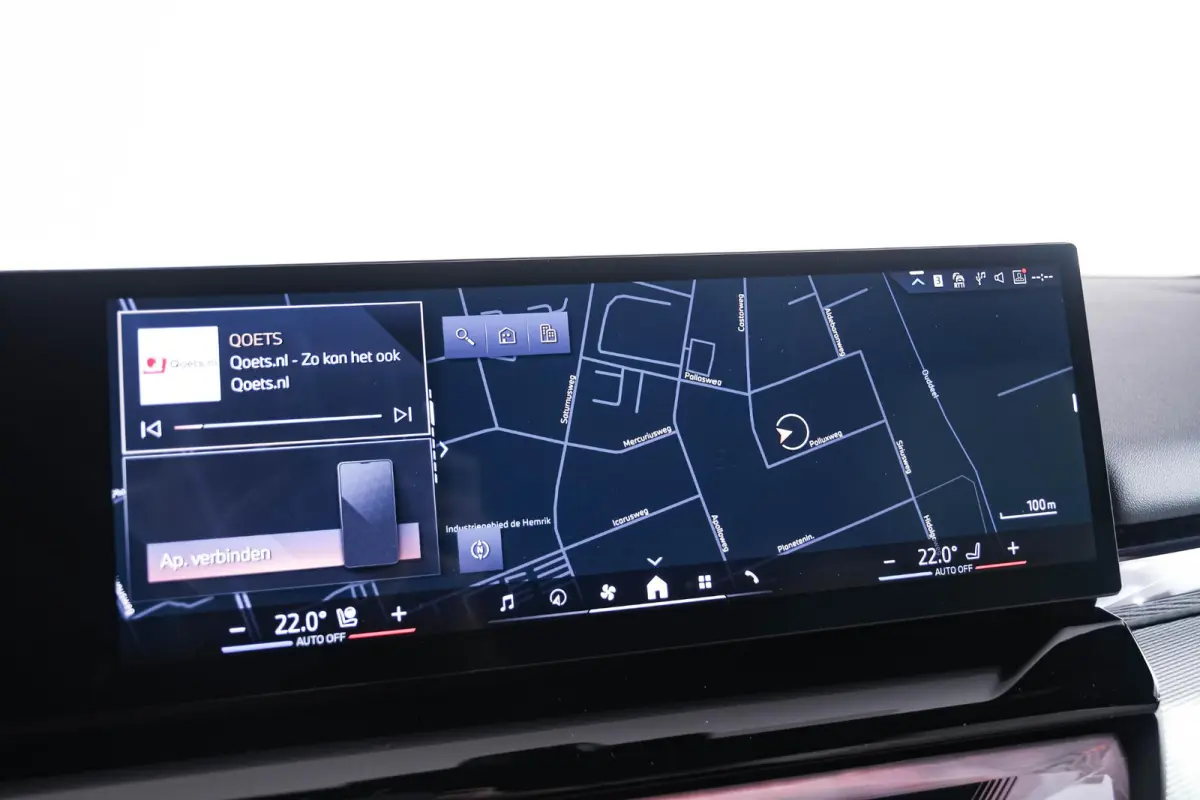 530e M-sport - Trekhaak - Harman Kardon - Driving Assistant Plus - Parking Assistant - 19 inch - Stuurwielverwarming - Stoelverwarming