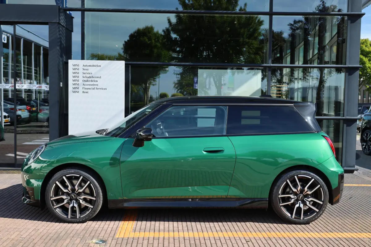 3-Deurs SE John Cooper Works + pakket XL | SOH 100% |