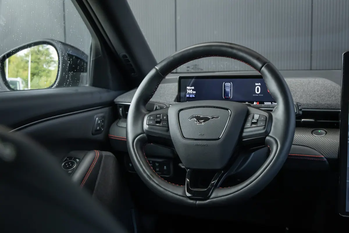 Premium AWD 75 kWh | Panoramdak | B&O Audio | Dodehoek detcetie | Memory-seat | 360 camera | Leder | Adaptieve cruise | LED