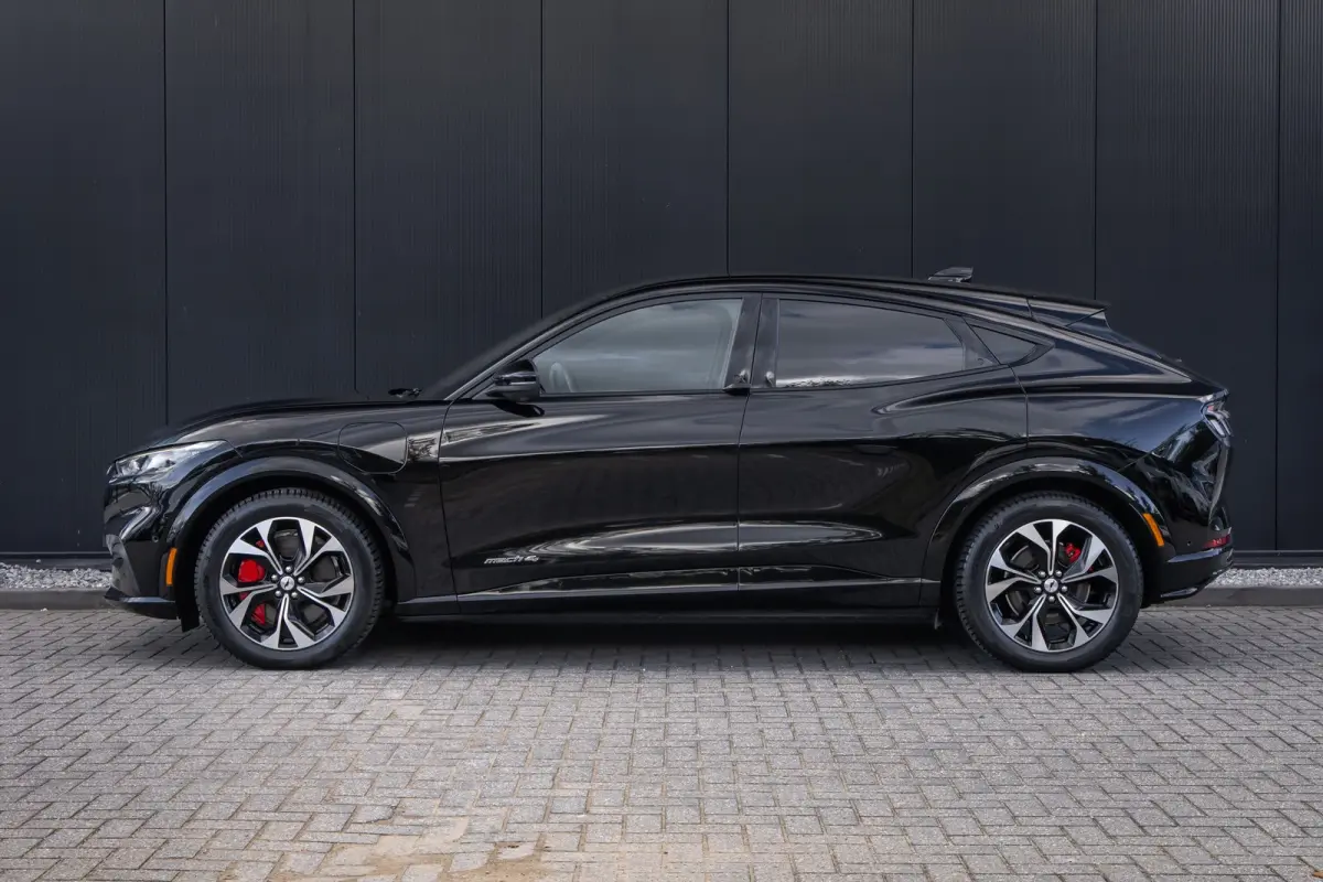 Premium AWD 75 kWh | Panoramdak | B&O Audio | Dodehoek detcetie | Memory-seat | 360 camera | Leder | Adaptieve cruise | LED
